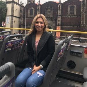 Meet your Posher, Andrea